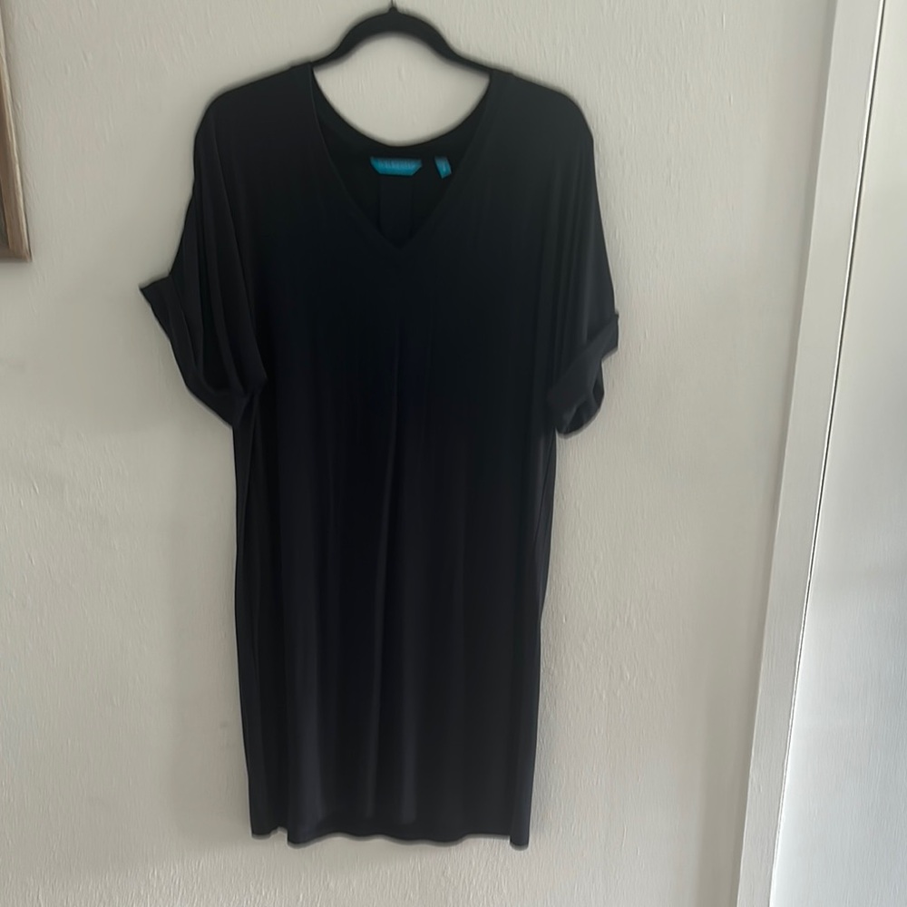 Tori Richard Black Oversized Cuffed Sleeve T-Shirt